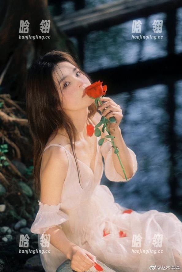 Hizzy (히지)圣诞主题写真：独特资源让你的节日更加精彩